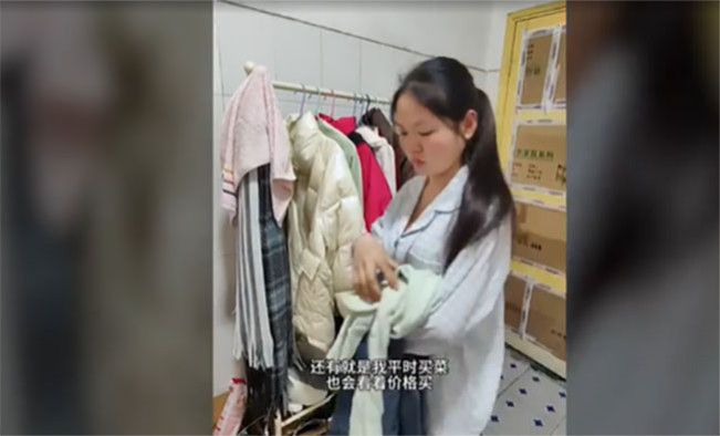Viral di Medsos! Demi Menghemat Uang Seorang Wanita Sewa Toilet untuk Tempat Tinggal